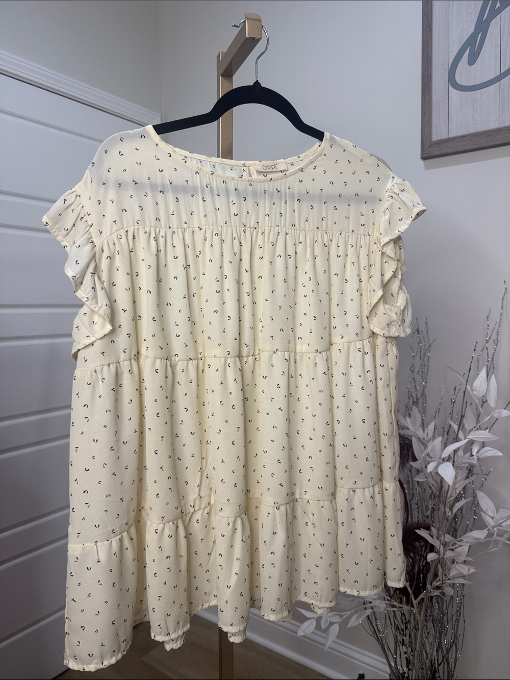 Cream Tiered Ruffle Short-Sleeve Blouse - Picture 3 of 4